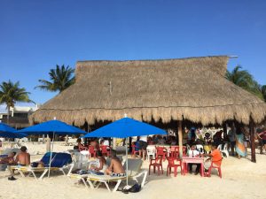 Club de Playa en Isla Mujeres, Chichis and Charlies